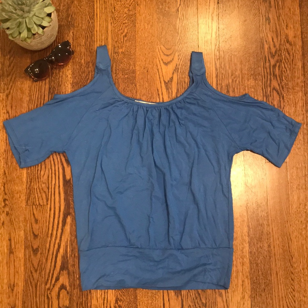 NWOT Boston Proper Cold Shoulder Top, Sz. S